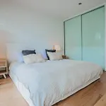 Tranquil Stylish Urban Retreat